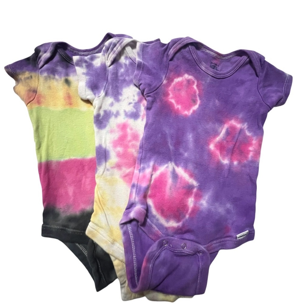 Gerber Custom Tie Dye Baby Onesies Bodysuit Bundle - 3 Pack - Size 12 Month